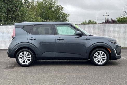 Used 2023 Kia Soul LX image 3