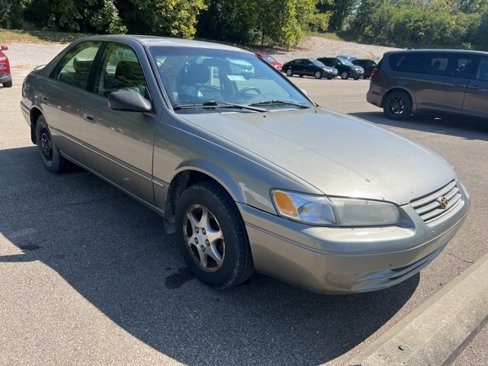 Used 1997 Toyota Camry LE image 2