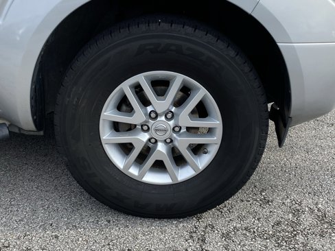 Used 2017 Nissan Frontier SV image 29