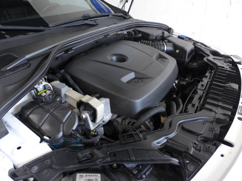 Used 2017 Volvo V60 T6 R-Design Platinum image 79