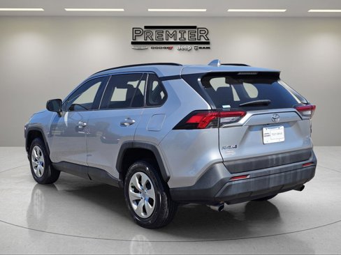 Used 2019 Toyota RAV4 LE image 13