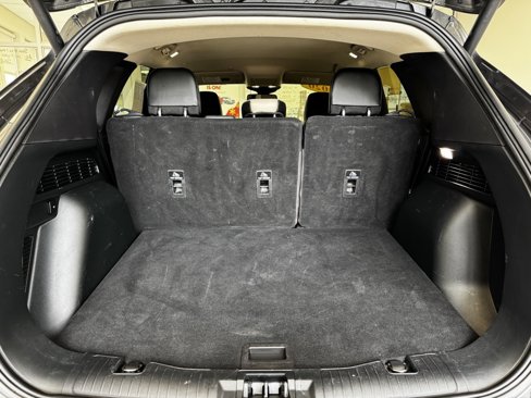 Used 2020 Ford Escape Titanium image 24
