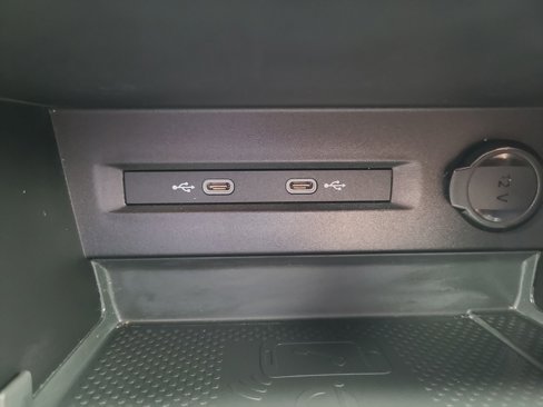 Used 2022 Volkswagen Taos SE image 21