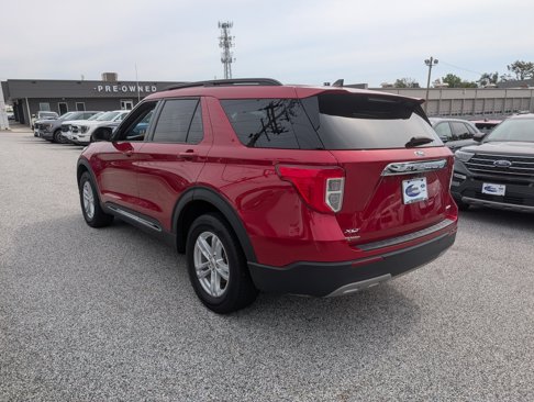 Certified 2022 Ford Explorer XLT w/ Equipment Group 202A image 5