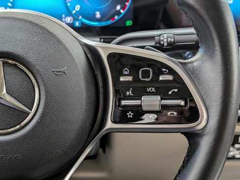 Used 2022 Mercedes-Benz GLA 250 4MATIC w/ Premium Package image 31
