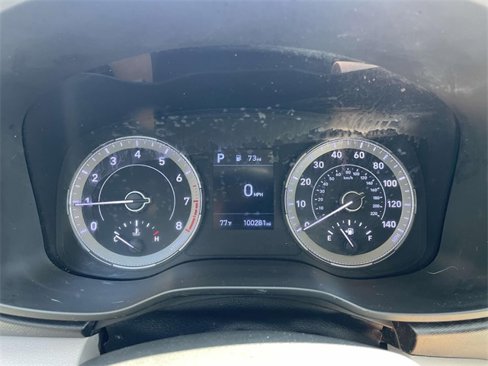 Used 2021 Hyundai Venue SEL image 18