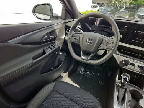 New 2025 Buick Envista Preferred image 10