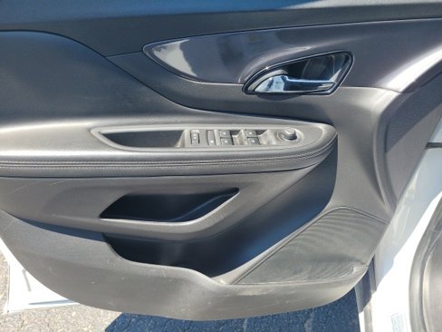 Used 2019 Buick Encore Sport Touring image 18