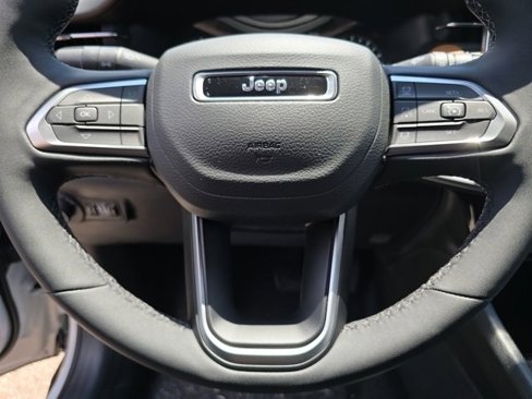 New 2025 Jeep Compass Limited image 31