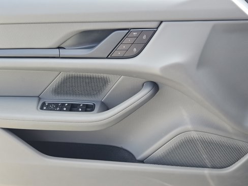 Certified 2022 Porsche Taycan image 22
