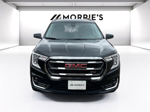 Used 2023 GMC Terrain AT4 image 2