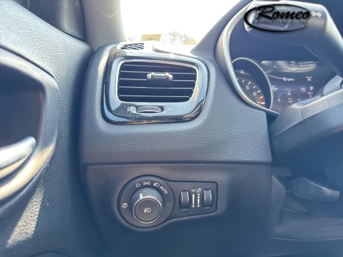 Used 2018 Jeep Compass Latitude w/ Popular Equipment Group image 24