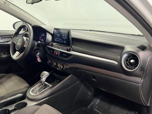 Used 2022 Kia Forte LXS w/ LXS Technology Package image 31