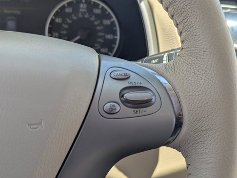 Used 2017 Nissan Murano SV image 26