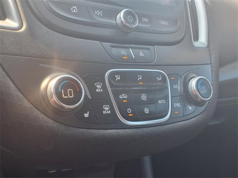 Used 2022 Chevrolet Malibu LT image 9