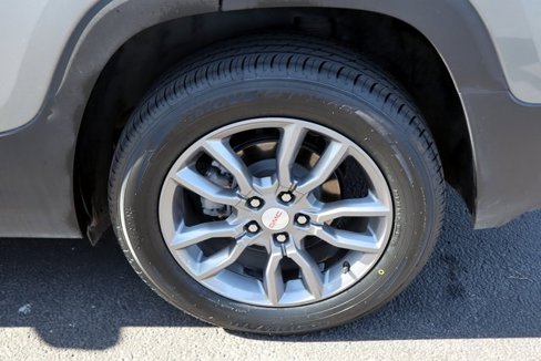 Used 2024 GMC Terrain SLT image 19