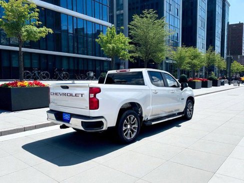 Used 2022 Chevrolet Silverado 1500 LT image 3