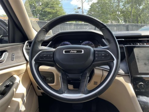 Used 2022 Jeep Grand Cherokee Limited image 19