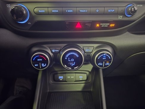 Certified 2023 Hyundai Venue SEL image 15