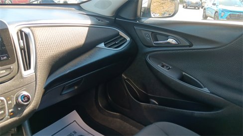 Used 2023 Chevrolet Malibu LT image 17
