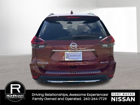 Used 2018 Nissan Rogue SV w/ Premium Package image 6