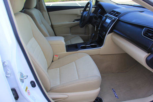 Used 2015 Toyota Camry LE image 23