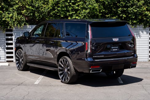 Used 2022 Cadillac Escalade ESV Premium Luxury image 26
