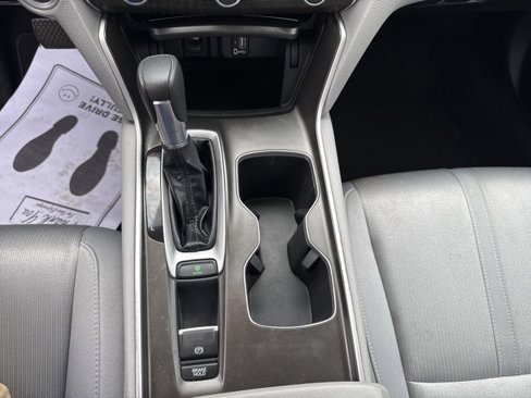 Used 2019 Honda Accord EX image 12
