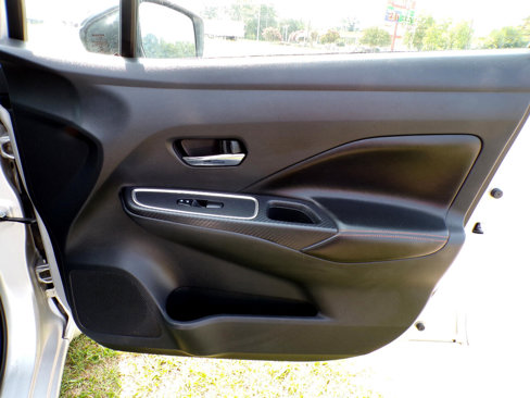 Used 2020 Nissan Versa SR w/ Convenience Package image 19