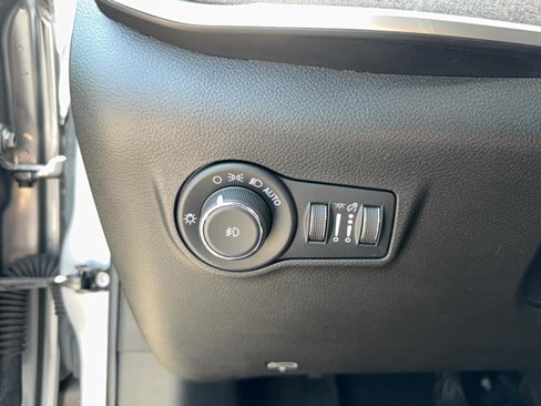 Used 2022 Jeep Compass Latitude image 15