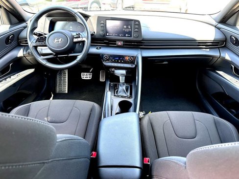 Used 2025 Hyundai Elantra Sport image 26