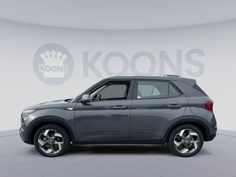 Used 2023 Hyundai Venue SEL image 2