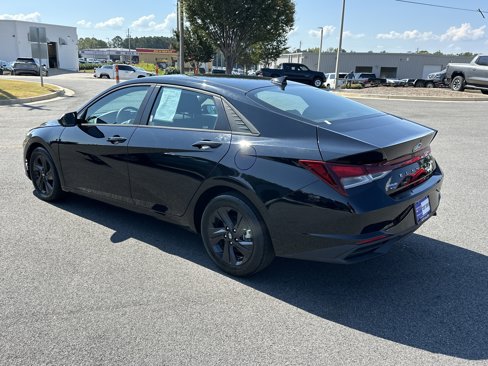 Used 2021 Hyundai Elantra SEL image 7