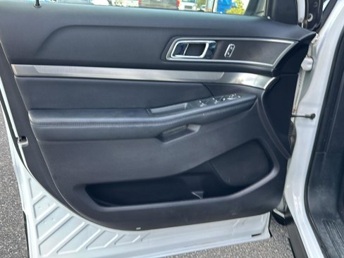 Used 2019 Ford Explorer XLT w/ Class II Trailer Tow Package image 14