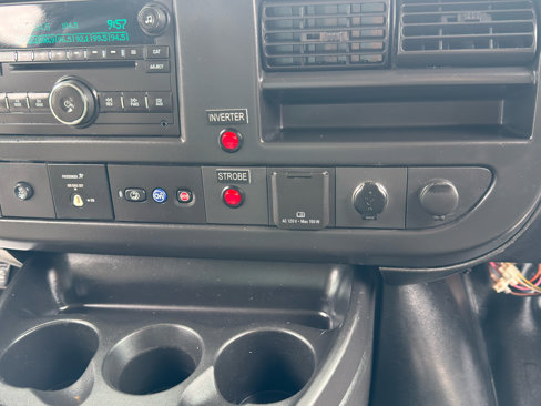 Used 2015 Chevrolet Express 2500 image 27