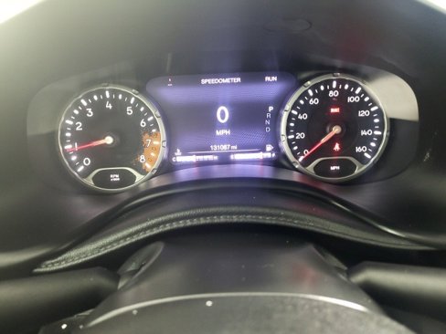 Used 2015 Jeep Renegade Limited image 23