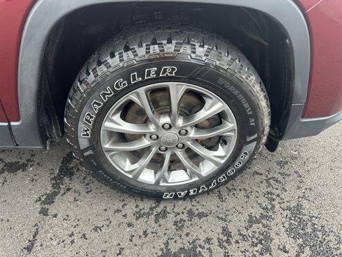 Used 2019 Jeep Cherokee Latitude Plus w/ Cold Weather Group image 20