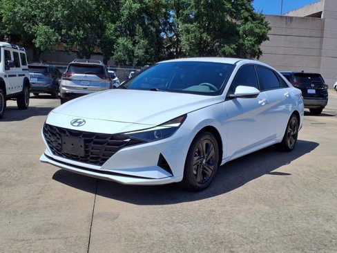 Used 2021 Hyundai Elantra SEL image 2