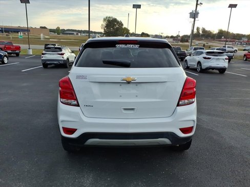 Used 2022 Chevrolet Trax LT w/ LT Convenience Package image 4