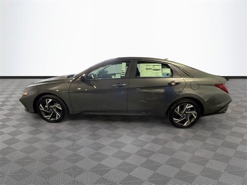 New 2025 Hyundai Elantra SEL image 4