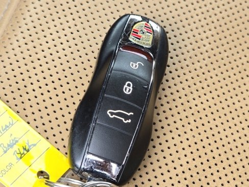 Used 2018 Porsche Macan image 41