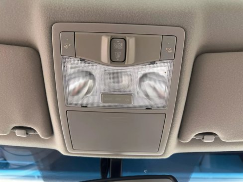 Used 2012 Toyota Avalon Limited image 26