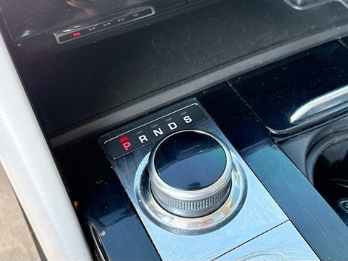 Used 2019 Land Rover Discovery HSE Luxury image 17