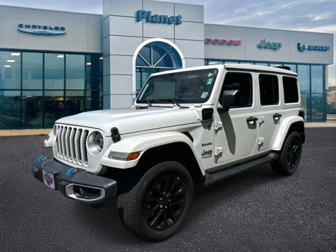 Used 2022 Jeep Wrangler Unlimited Sahara w/ Cold Weather Group image 4