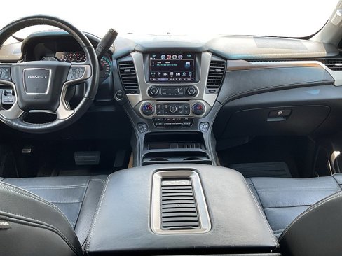 Used 2018 GMC Yukon Denali image 14