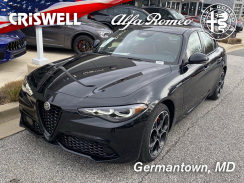 New 2025 Alfa Romeo Giulia AWD image 2