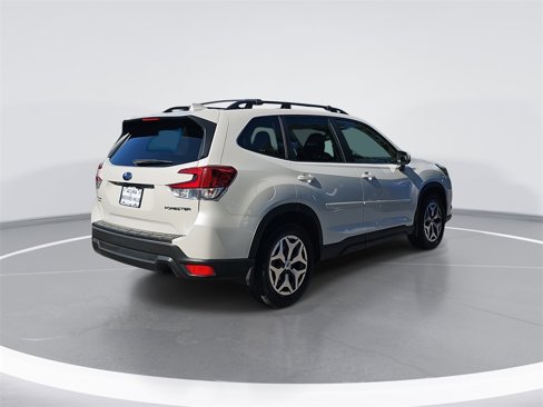 Used 2022 Subaru Forester Premium image 5