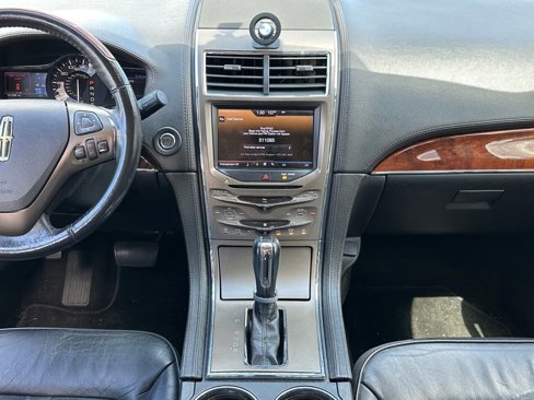 Used 2013 Lincoln MKX AWD image 11