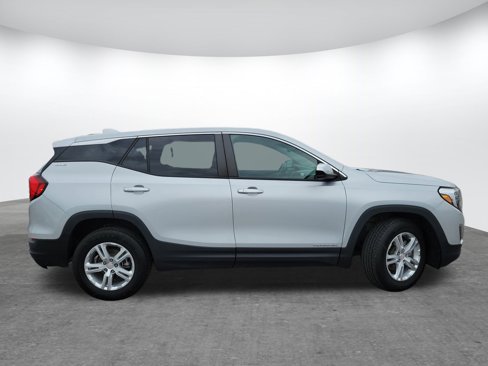 Used 2021 GMC Terrain SLE image 4
