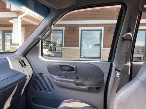 Used 2001 Ford F150 Lariat image 16